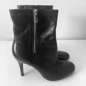 Coach Round Toe Heeled Boots Women Size 8 Black